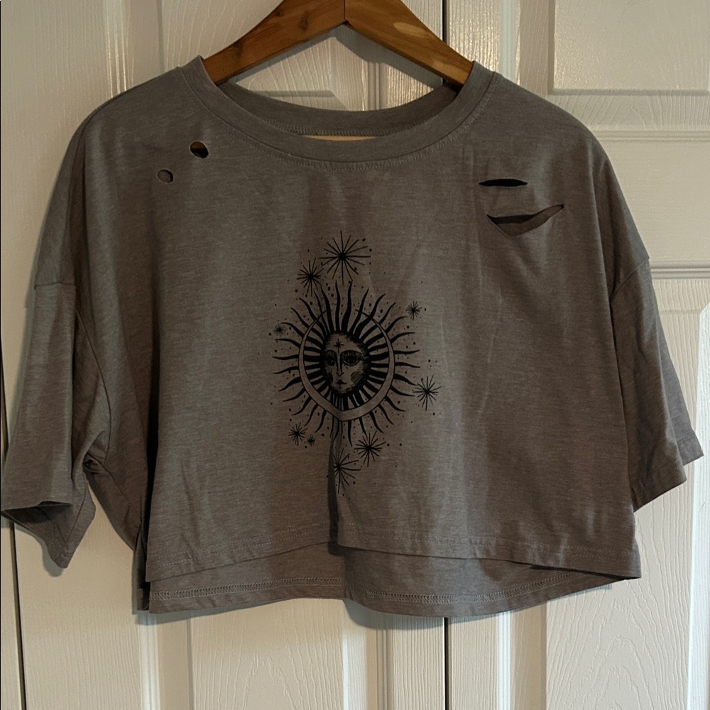 SHEIN Gray Sun Graphic Short Sleeve Crop Top